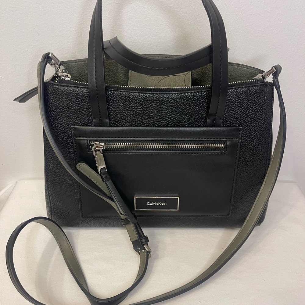 Calvin Klein Black/Green Crossbody